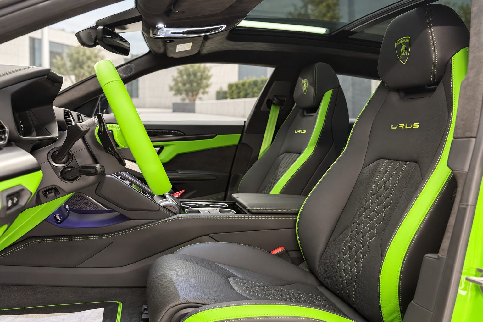 2025 Lamborghini Urus S - 